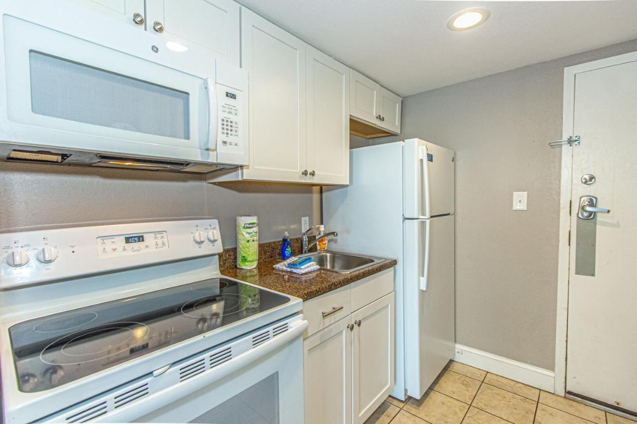 Ocean View King Suite With Modern Decor And Accents - Caravelle Resort 605 Sleeps 4 Guests Myrtle Beach Buitenkant foto