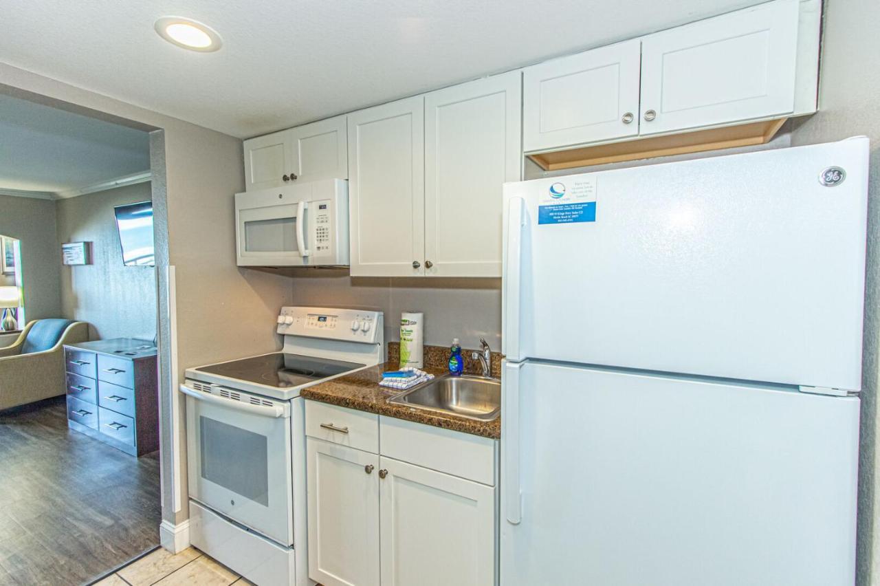Ocean View King Suite With Modern Decor And Accents - Caravelle Resort 605 Sleeps 4 Guests Myrtle Beach Buitenkant foto