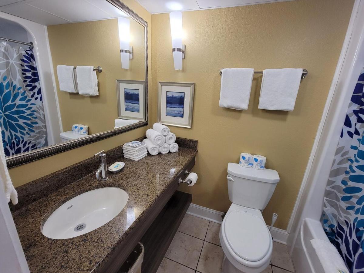 Ocean View King Suite With Modern Decor And Accents - Caravelle Resort 605 Sleeps 4 Guests Myrtle Beach Buitenkant foto