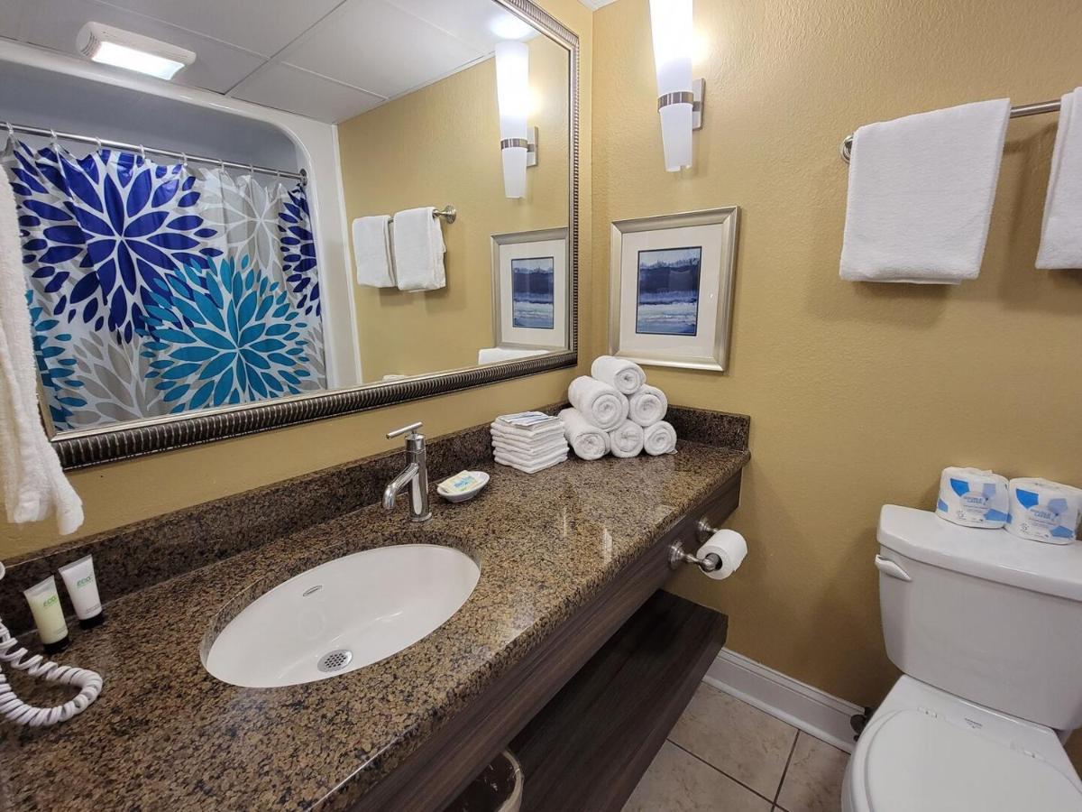 Ocean View King Suite With Modern Decor And Accents - Caravelle Resort 605 Sleeps 4 Guests Myrtle Beach Buitenkant foto